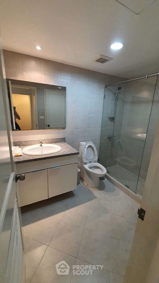 picture 2-BR Condo at Serene Place Sukhumvit 24 Condominium near BTS Phrom Phong (ID 1369117) - 8/8