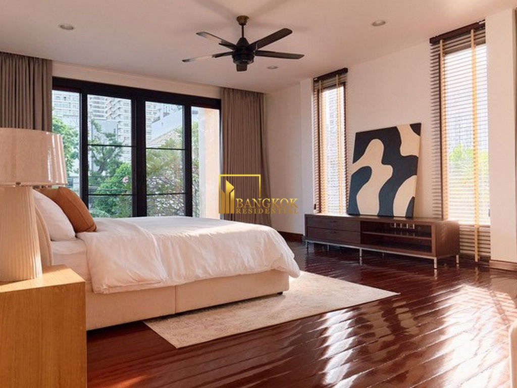 picture Modern 4 Bed Luxury House With Private Pool in Ekkamai Area - BR8125SH - 14/25