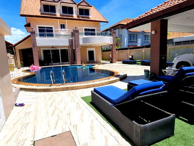 Houses for sale  Pratumnak Hill : For sale house central of south Pattaya 35 million