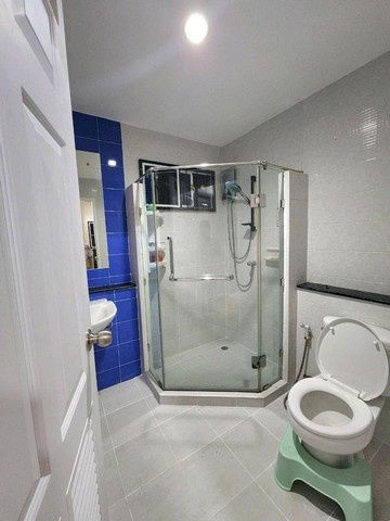 รูป ให้เช่า บ้านเดี่ยว2ชั้น 101 ตรว.โครงการติดถนนใหญ่ ถนนสุวินทวงศ์ ลำผักชี - รูปที่ 8/8