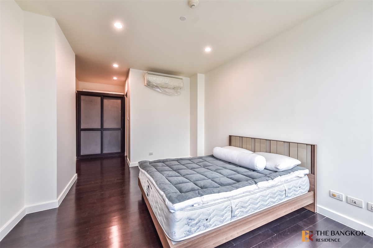 picture Watermark Chaophraya River  Live the Luxury Style in a High-potential Location - 5/10