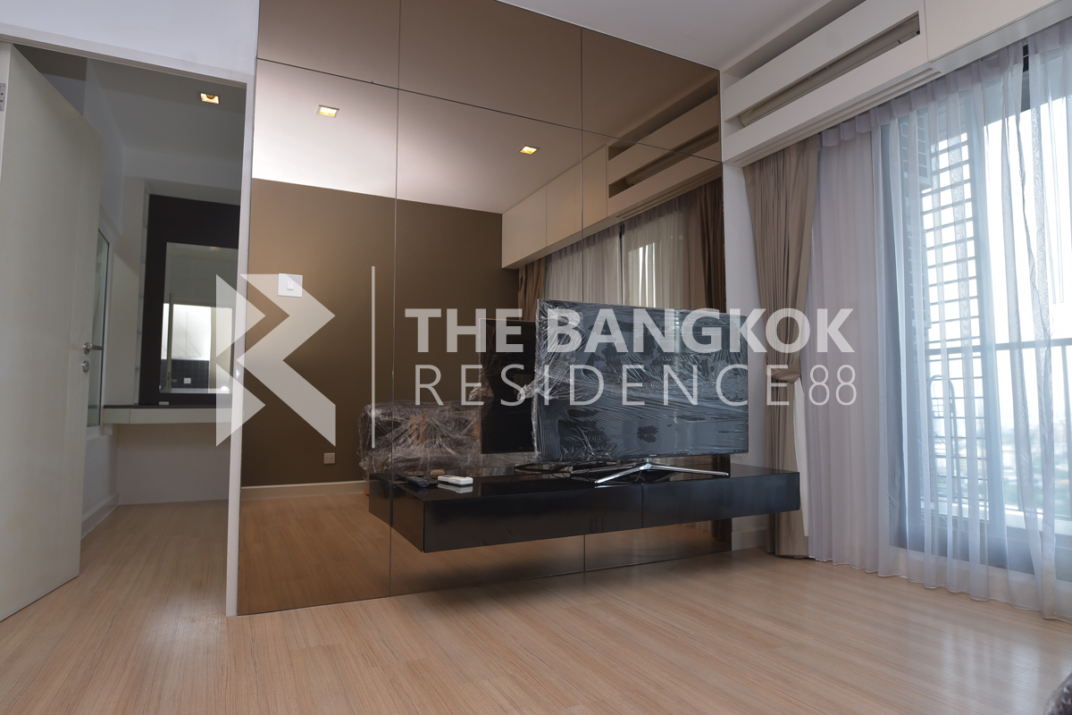 picture Move-in Ready, Just Bring Your Stuff The Seed Mingle - 8/10