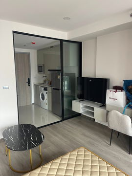MRT Huai Khwang 270 m. Price  20,000 Baht Condo SOHO Bangkok Ratchada ( Rental )