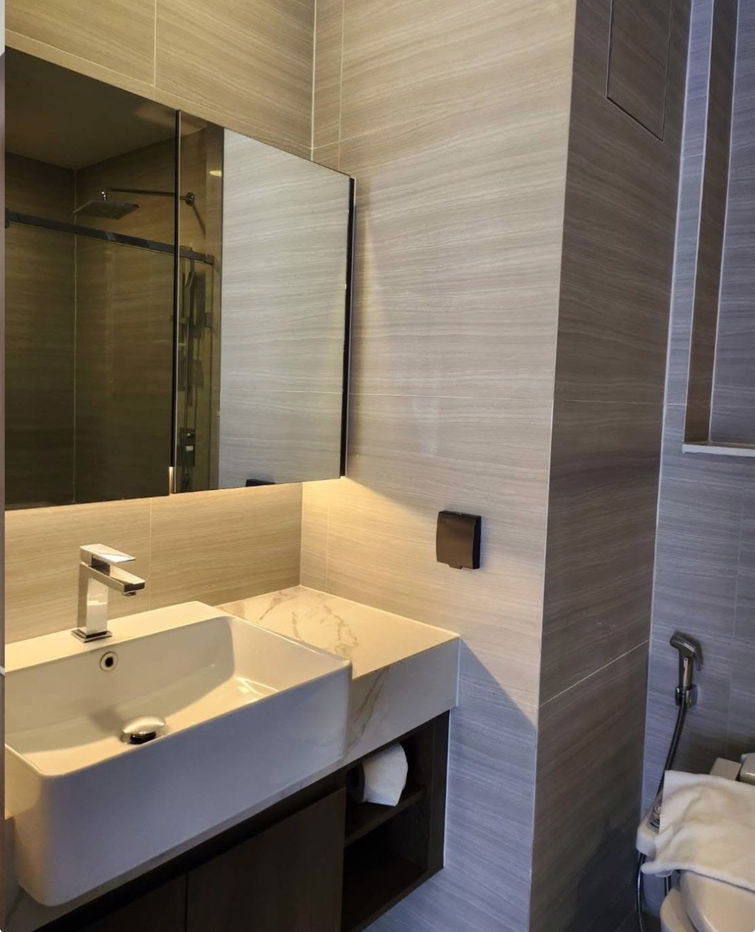 picture PARK ORIGIN                   THONGLOR  - 7/11