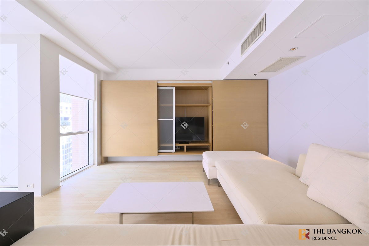 รูป Langsuan Ville 💫 Expansive Residence Offering True Private Living 🌳 Near BTS Ratchadamri   - รูปที่ 2/14