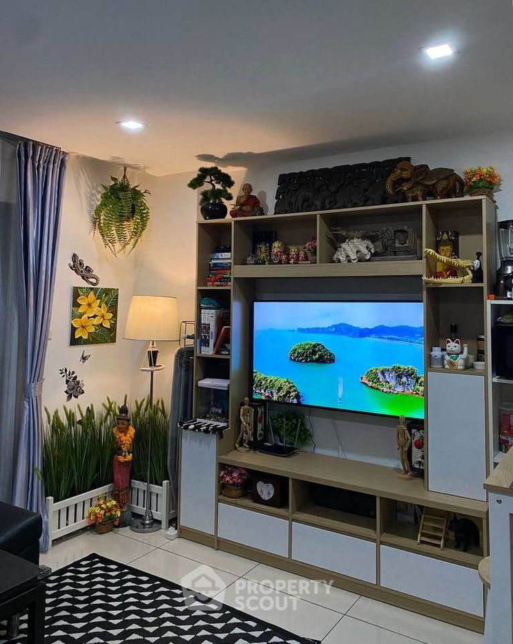 picture 2-BR Condo at Siam Oriental Plaza close to Phratamnak (ID 2387667) - 5/29