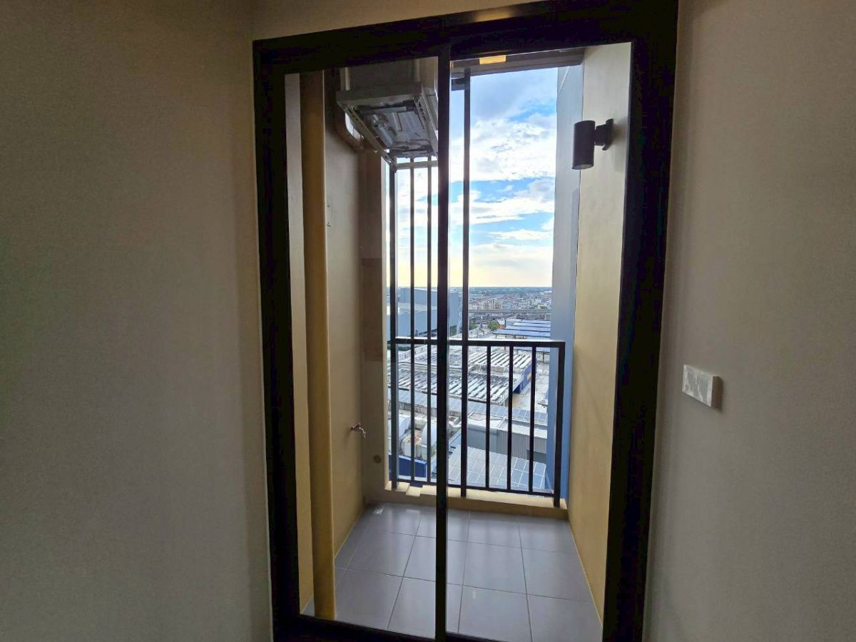 picture ✅️Ready to Move in 🔥For Rent Plum Condo New West - 9/15