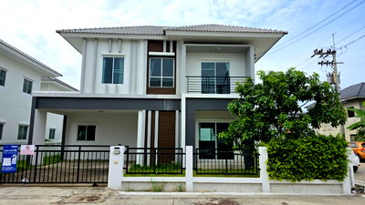 Houses for sale : B-2183 Lalin Town Lancio Krip Petchkasem-Phutthamonthon Sai 4, direct installment available