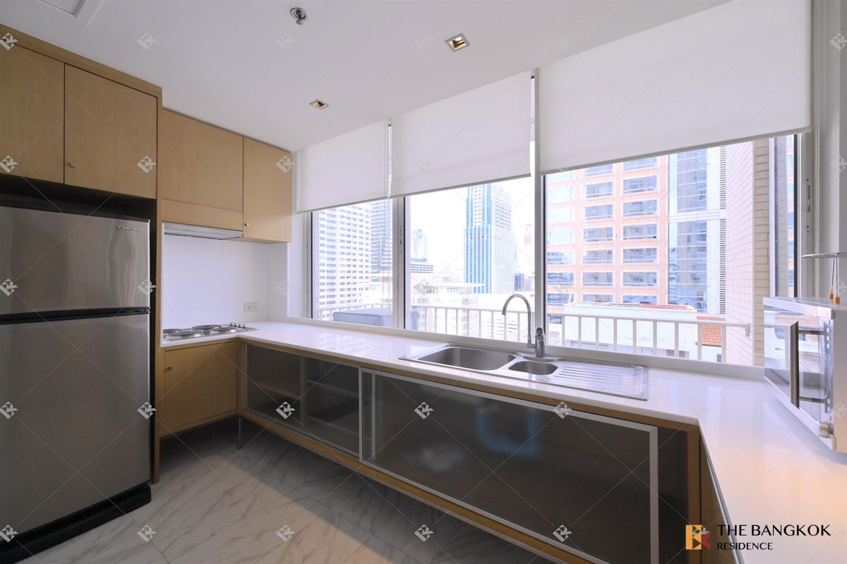 รูป Langsuan Ville 💫 Expansive Residence Offering True Private Living 🌳 Near BTS Ratchadamri   - รูปที่ 12/14