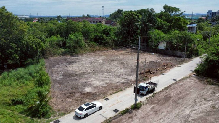 รูป ที่ดินทำเลทอง ใกล้หาดนาจอมเทียน - รูปที่ 2/5