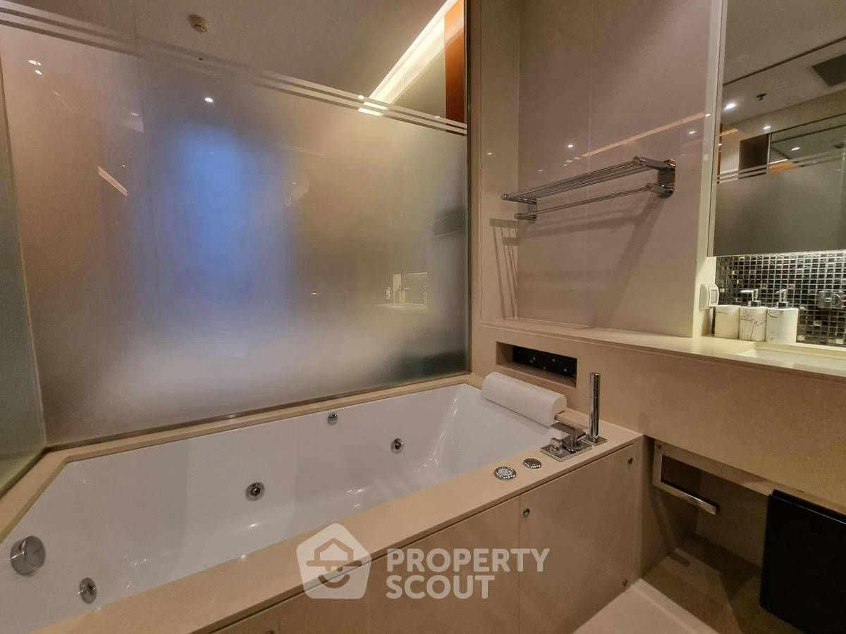 picture 1-BR Condo at The Address Sukhumvit 28 near BTS Phrom Phong (ID 2386617) - 13/13