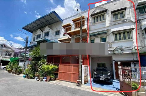 P ขายทาวน์เฮาส์ 3 ชั้นซอยจรัญสนิทวงศ์ 96/3 20 ตารางวา