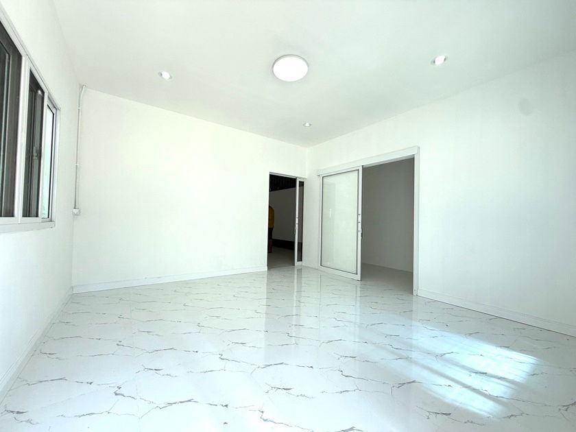 รูป (Owner Post) #ให้เช่าโกดังแถวลาดหลุมแก้ว ขนาด 260 ตร.ม  ไฟ 3 เฟส ตรงลาดหลุมแก้ว  - รูปที่ 8/12