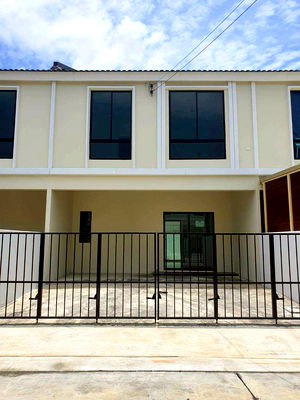 ทาวน์โฮมให้เช่า : ให้เช่าบ้าน พฤกษาวิลล์ 117 เทพารักษ์-ศรีนครินทร์ พร้อมอยู่ บ้านสวย