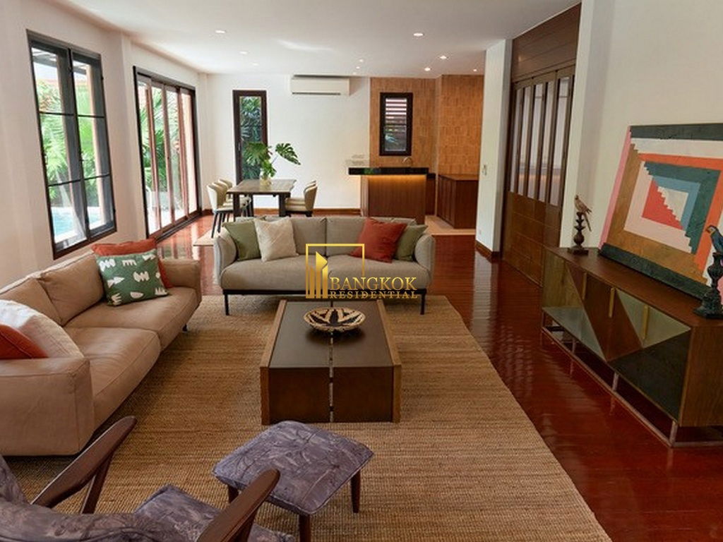 picture Modern 4 Bed Luxury House With Private Pool in Ekkamai Area - BR8125SH - 4/25