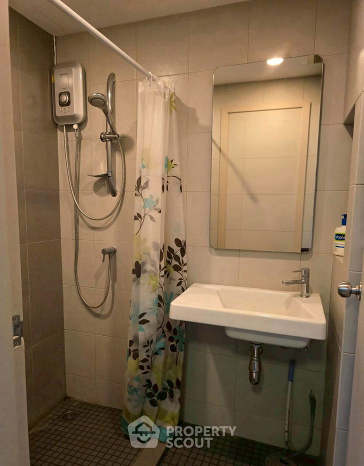 picture Studio Condo at Elio Del Ray near BTS Udom Suk (ID 2386503) - 8/11