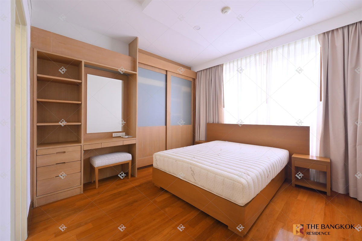 picture Langsuan Ville 🌟 Spacious Unit with Wide Balcony City View 🌆 Near BTS Ratchadamri - 4/17