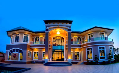 Apartment building for sale Petchburi : Sell pool villa business in Cha-am  large property with 33 guest rooms, with a steady flow of customers Land size: 2 rai 16 sq wah