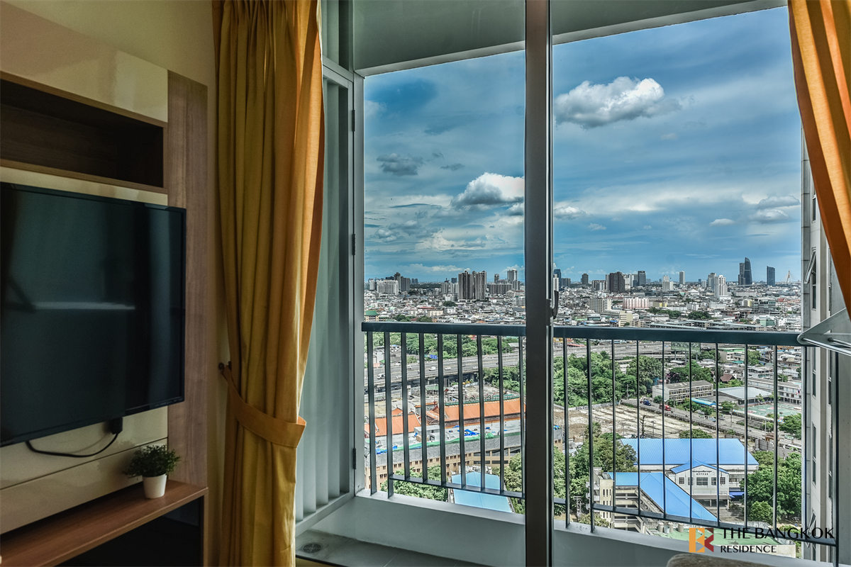 picture RHYTHM Sathorn near BTS Saphan Taksin Ready-to-move-in, Prime Location Condo - 4/10