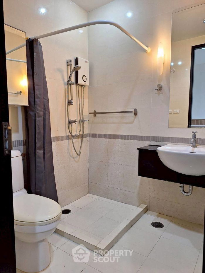 picture 2-BR Condo at Baan Klang Krung Siam-Pathumwan Condominium near BTS Ratchathewi (ID 2386525) - 9/20