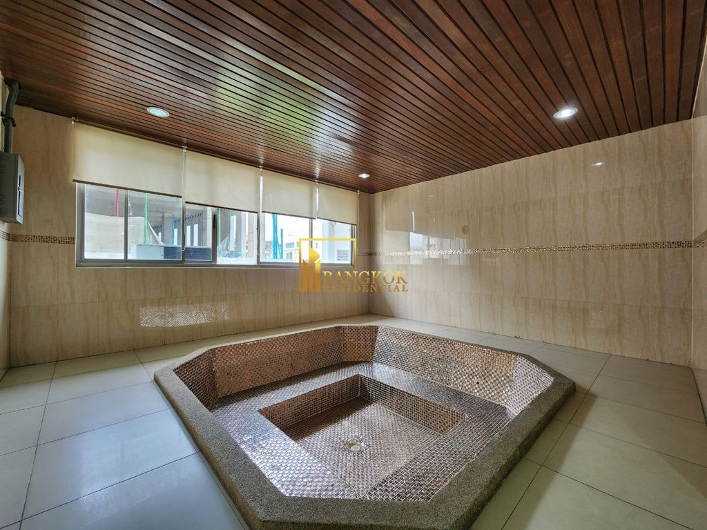 picture DS Tower 2 | Beautifully Renovated 3 Bedroom Condo For Sale - BR60708CD - 18/30