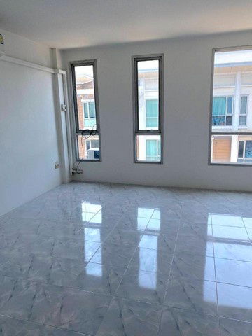 รูป อาคารพาณิชย์4ชั้น ให้เช่า โครงการ RK Office Park ร่มเกล้า ลาดกระบัง - รูปที่ 3/8