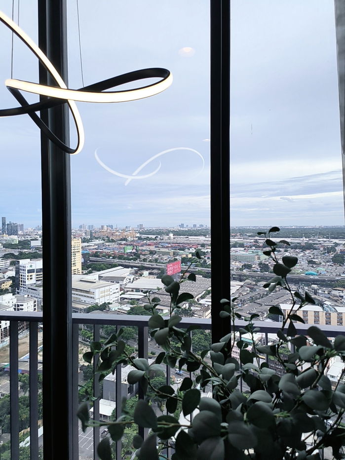 รูป ให้เช่า! OKA HAUS สุขุมวิท 36 – ห้องใหญ่ 34 ตร.ม. ใกล้ BTS ทองหล่อ 🏡  แต่งครบ พร้อมอยู่ สไตล์รีสอร์ทกลางสุขุมวิท – วิวเมืองสุดสวย! - รูปที่ 2/6