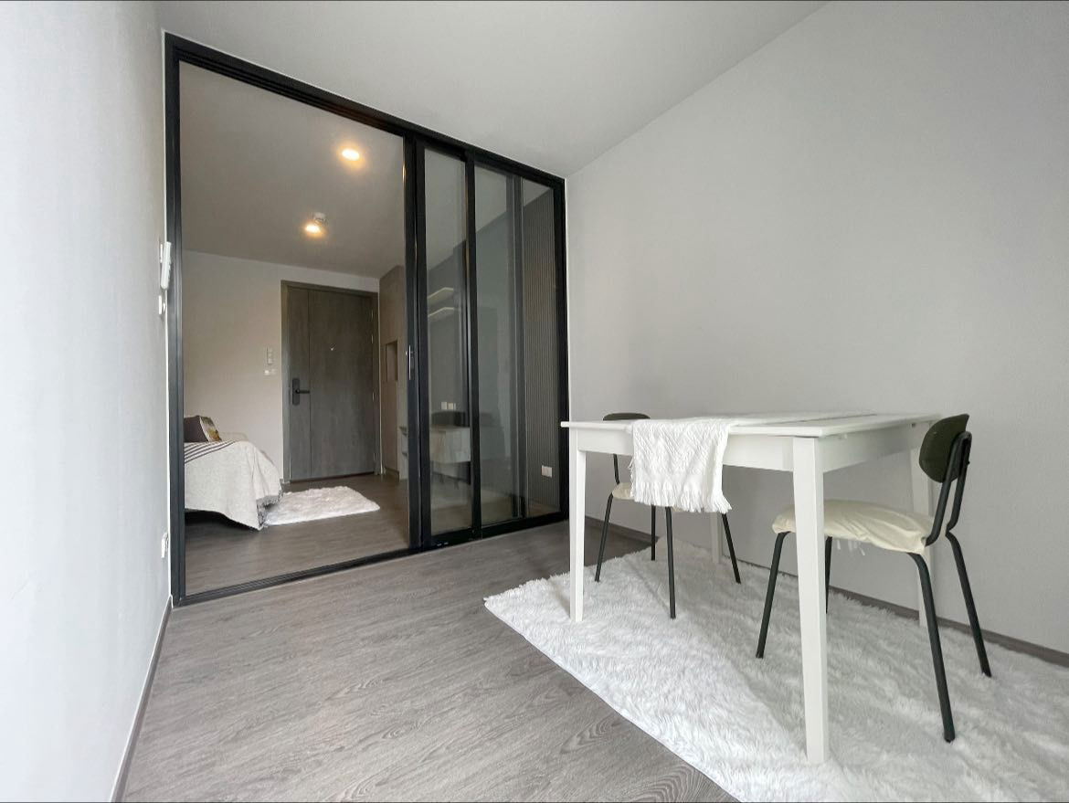 รูป Line id : @mheeploichao - ปล่อยเช่า Brixton ชั้น 3 ห้องใหญ่ มี 1 ห้องนอน 1 ห้องทำงาน ติดถนนสุขุมวิท แยกกรอกยายชาระยอง - รูปที่ 7/27