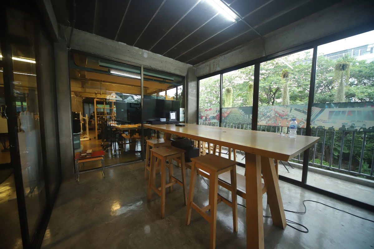 รูป เช่า Rare item Office 4.5 ชั้น สไตล์ลอฟต์ ห้องมุมวิวสวนซอย ทาวน์อินทาวน์16 ที่ดิน 39 ตรวา. พร้อมที่จอดรถ 9 คัน พิเศษเพียง 85.000 - รูปที่ 6/7