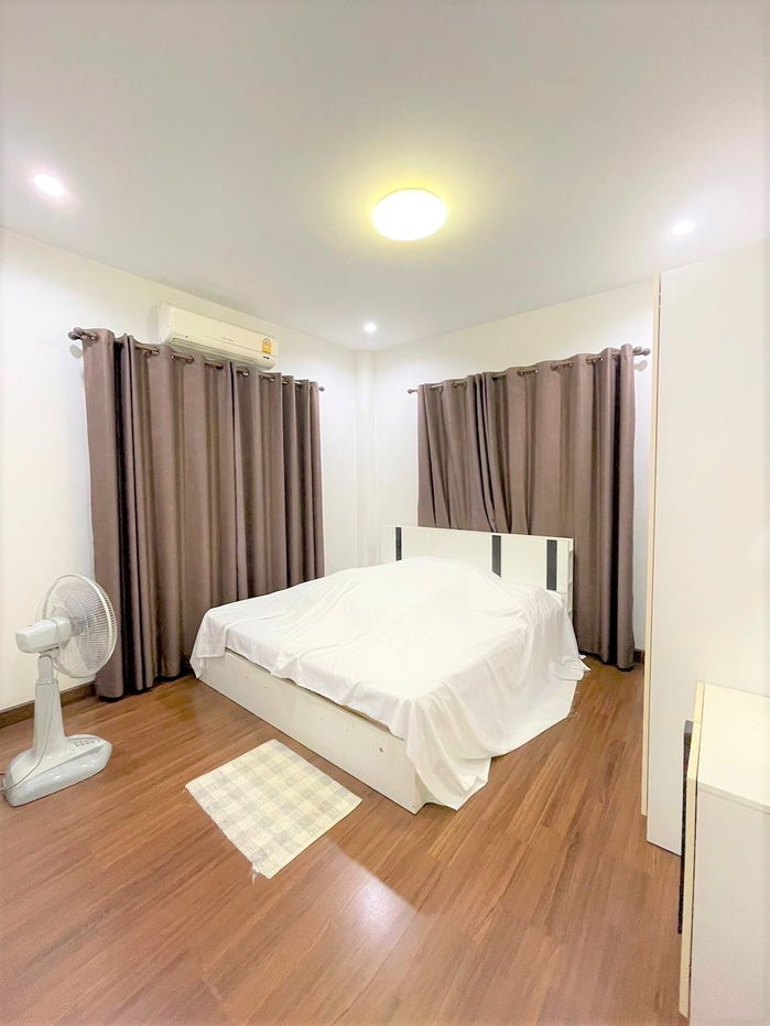 รูป ให้เช่าบ้านเดี่ยวสองชั้น  3 ห้องนอน 2 ห้องน้ำ 1 ห้องรับแขก 1 ห้องครัว   - รูปที่ 13/22