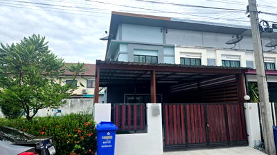 ทาวน์โฮมให้เช่า : เช่า 13,900 ทาว์โฮมใหม่ 2 ชั้น 30 ตร.วา หลังมุมติดสวน หมู่บ้านธัญดา พาร์ควิว โครงการ 4 แพรกษา-เทพารักษ์