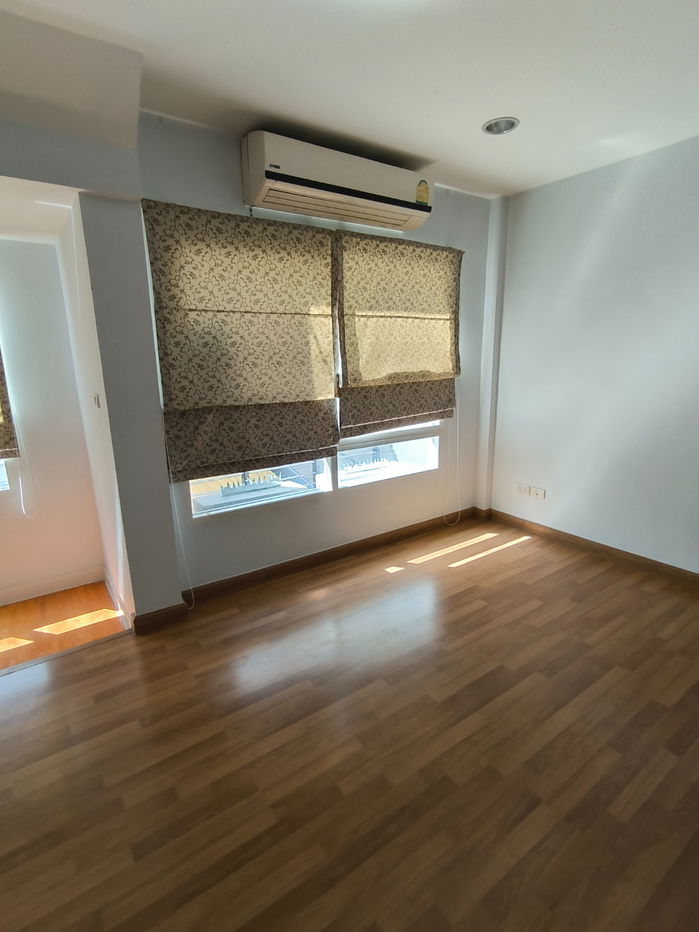 picture For rent 20,000 baht, Baan Klang Muang Suksawat, newly renovated, on Suksawat main road, next to Homepro Suksawat shopping mall. - 12/22