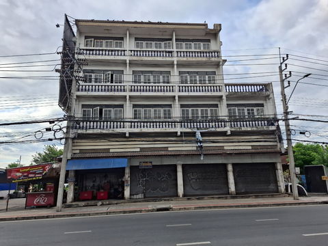 ให้เช่าที่ดิน 1 ไร่ พร้อมตึก4 คูหา