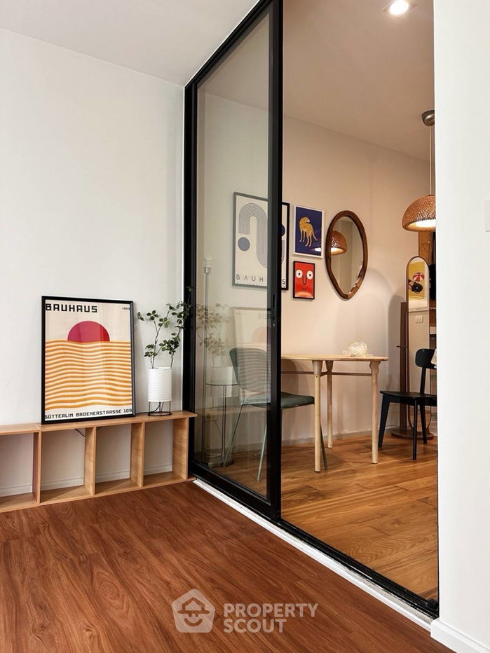 picture Studio Condo at Noble Ploenchit near BTS Phloen Chit (ID 2382982) - 18/19