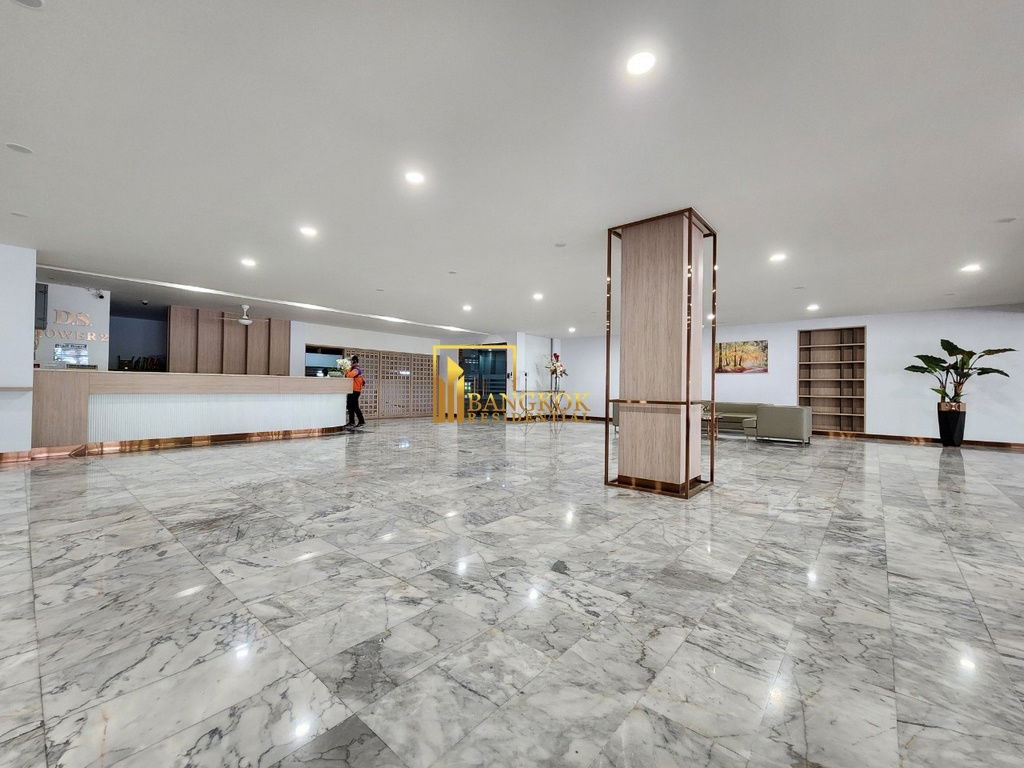 picture DS Tower 2 | Beautifully Renovated 3 Bedroom Condo For Sale - BR60708CD - 26/30