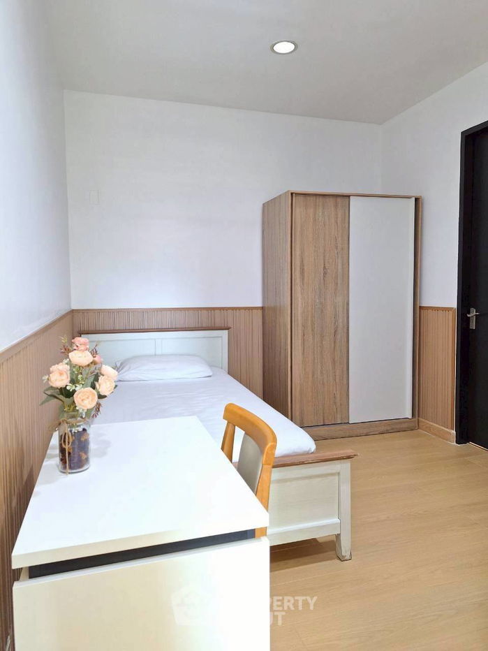picture 2-BR Condo at Baan Klang Krung Siam-Pathumwan Condominium near BTS Ratchathewi (ID 2386525) - 8/20