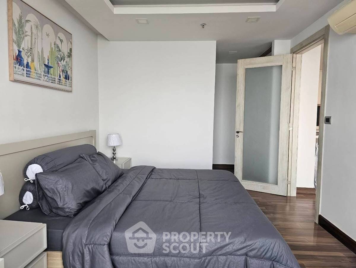 picture 1-BR Condo at The Peak Towers close to Phratamnak (ID 2388247) - 8/11