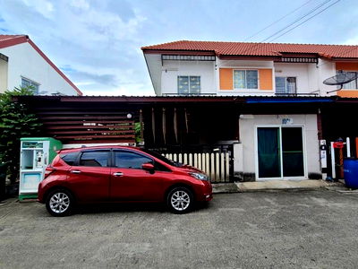 Townhouses for sale Hua Chieo Chaloem Phrakiat University : FOR SALE  TOWNHOUSE PROPERTY  2530000 BAHT.