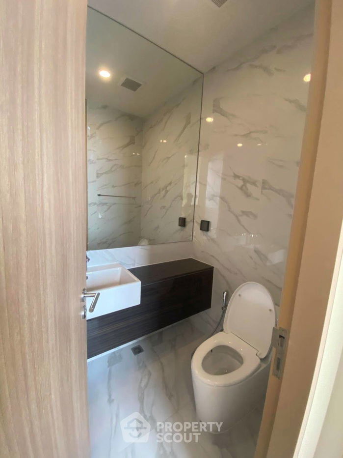 รูป คอนโด 1-ห้องนอน ที่ โนเบิล บีอี ไนน์ทีน สุขุมวิท ใกล้ BTS นานา (ID 2386732) - รูปที่ 5/6