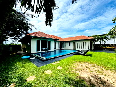 Houses for rent Chonburi : For rent pool villa Whispering plam Pattaya