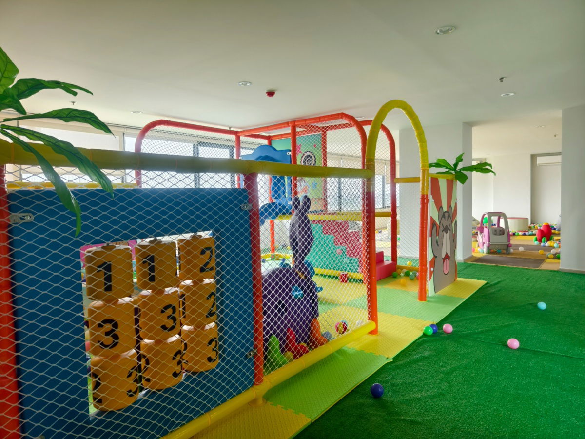 picture Regent Home Wutthakat Condo for Rent — Nearby Locations  BTS Wutthakat ~180 m - 14/15