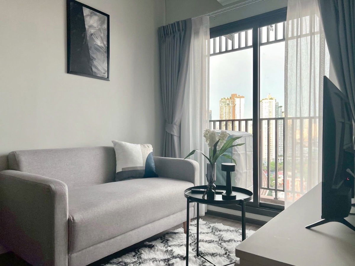 picture MN3103 Rich Point @ BTS Wutthakat - 8/15