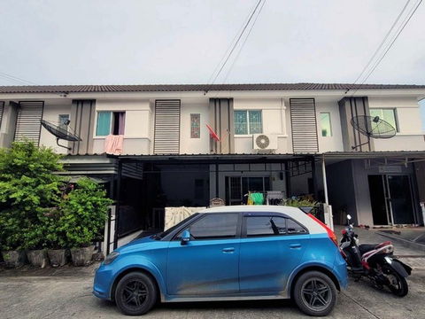 FOR SALE  TOWNHOUSE PROPERTY  2145000 BAHT.