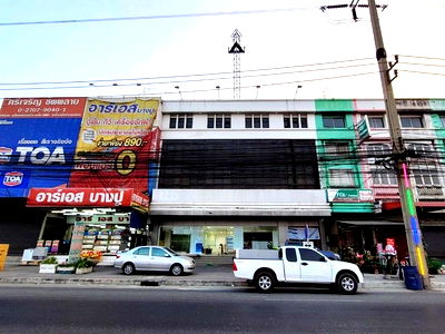 Office for sale Chulalongkorn University : FOR SALE  OFFICE PROPERTY  20000000 BAHT.