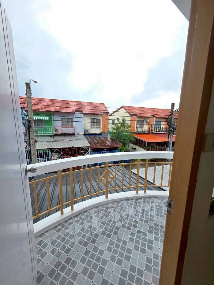 รูป ทาวน์เฮ้าส์ ตกแต่งรีโนเวทใหม่ หมู่บ้าน ชายคลอง ซอยคิงคอง ต.บางเพรียง อ.บางบ่อ จ.สมุทรปราการ - รูปที่ 9/11