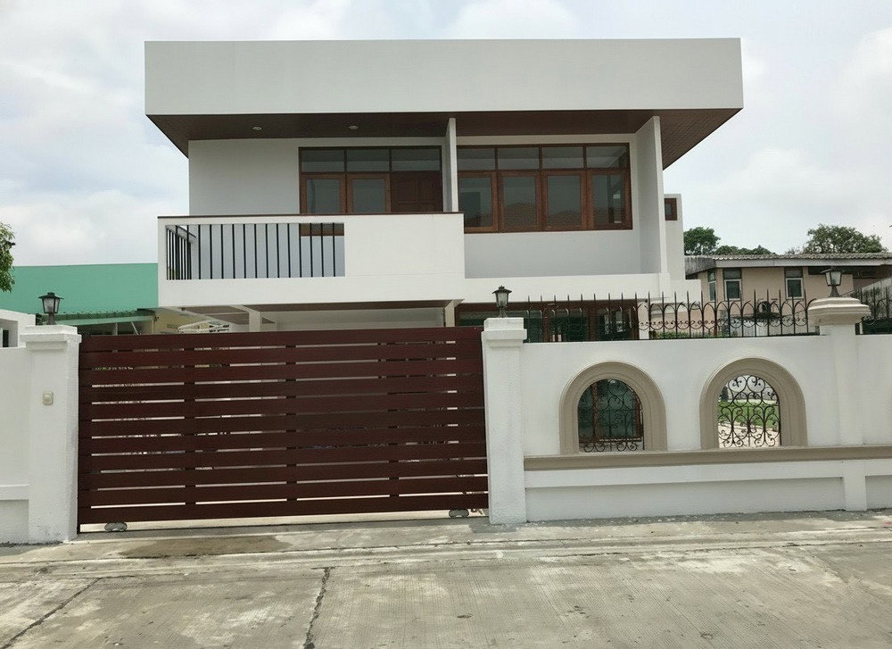Call : 081-241-6311 หมู่บ้านทิพวัล เทพารักษ์ ขายบ้านเดี่ยว 100 ตารางวา 3 ห้องนอน 5 ห้องน้ำ รถไฟฟ้าสายสีเหลือง สถานีทิพวัล อยู่หน้าหมู่บ้าน