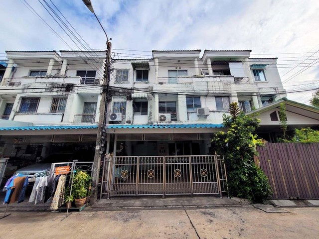 picture FOR SALE  TOWNHOUSE PROPERTY  3740000 BAHT. - 5/8
