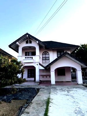 เช่าบ้านเดี่ยว พี-มาร์ท ซุปเปอร์สโตร์ เชียงราย : ให้เช่าบ้านเดี่ยวสองชั้น  3 ห้องนอน 2 ห้องน้ำ 1  ห้องครัว