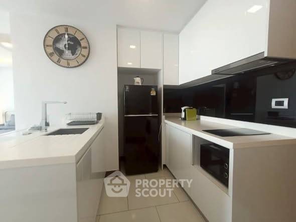 picture 1-BR Condo at The Peak Towers close to Phratamnak (ID 2388247) - 2/11