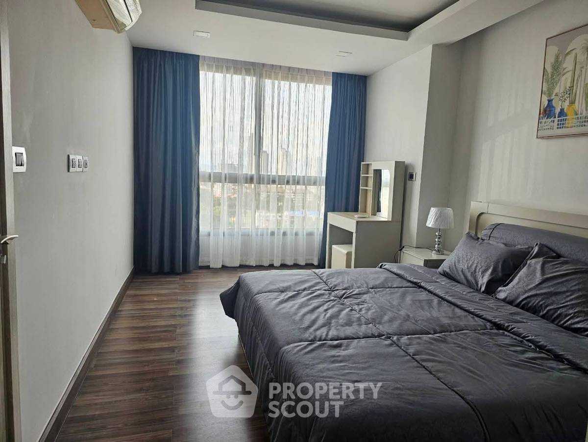 picture 1-BR Condo at The Peak Towers close to Phratamnak (ID 2388247) - 7/11